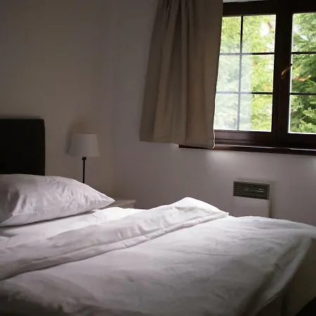 Apartament Helena 11 *